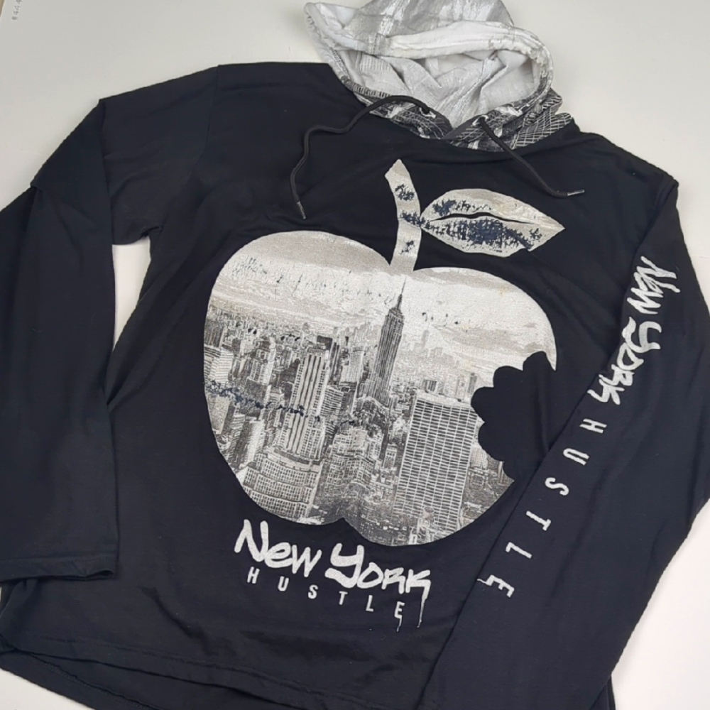 FRESH LAUNDRY New York Hustle Long Sleeve T-Shirt With Hood